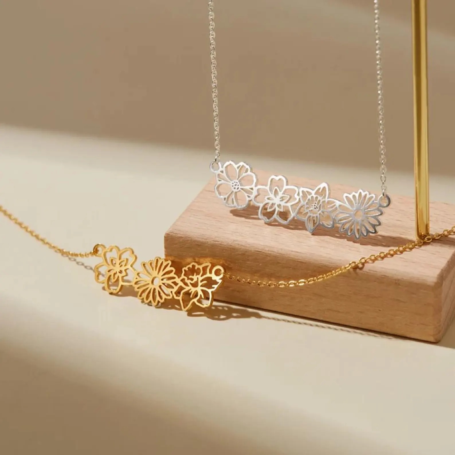 Amaxer Collana floreale con na - Birth Flower Necklace recensione e prezzo