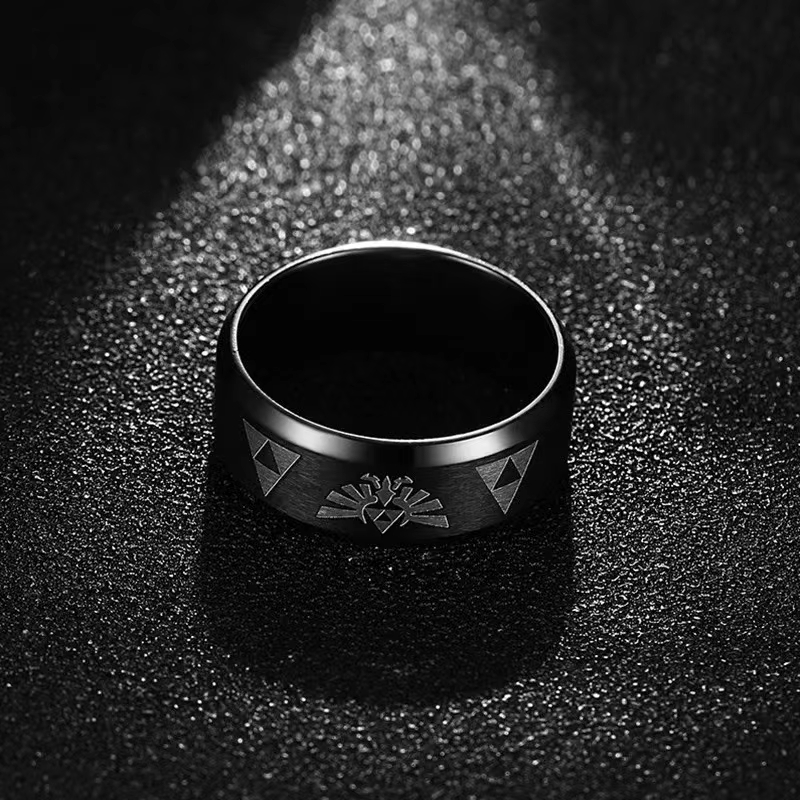 Anello a fascia triangolare Tr - Initial Ring Custom recensione e prezzo